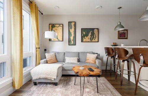 Traverse City House | 2BR Suncatcher Downtown Rooftop Steps to Beach