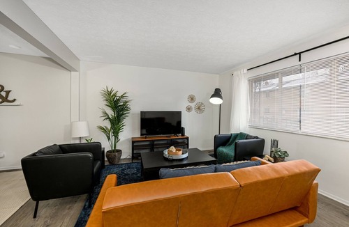 Northwest Akron Apartment | 2BR Walk to Univ. Hospital/Garage/Long Stays