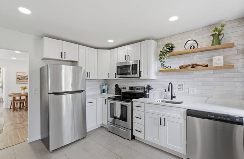 Ypsilanti Apartment | 2BR Ypsi Depot Town: King Bed & Sleep 4