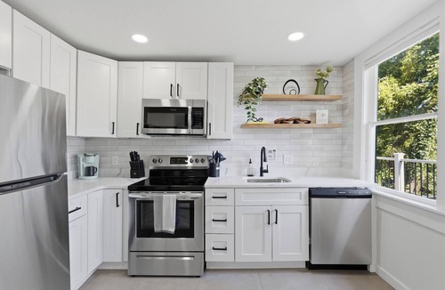 Ypsilanti Apartment | 2BR Ypsi Depot Town: King Bed & Sleep 4