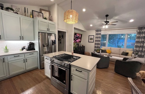 Charlotte Park House | 3/2 + Office/Laundry Rm & Outdoor Space Pets Okay!