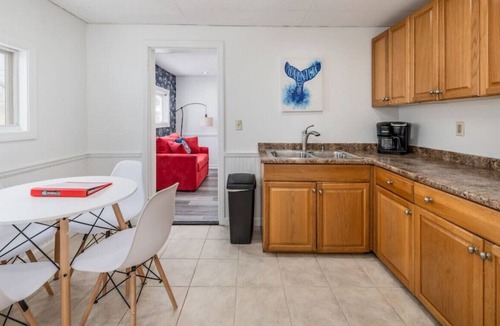 Old Orchard Beach Apartment | 3 BD COTTAGE APT | ONLY MINUTES TO BEACH
