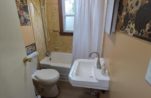 Robinson House | 3 Bed/1 Bath Close to Everything in Robinson