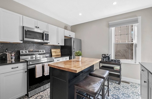 Roslindale House | 3 bed 2 bath Boston Condo