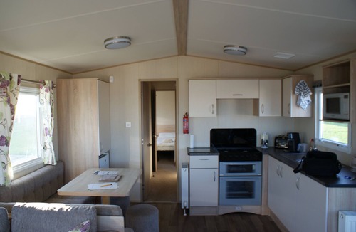 Crimdon Cabin | 3 Bed Caravan-Sleeps 6-Pool-Garden-Parking-Hot Tub