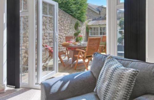 Kelso House | 3 Bed Cottage - Garden Wifi Free Parking
