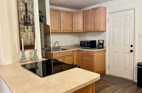 Lubbock Cottage | 3-bed cottage in Central Lubbock l 8 mins to TTU and medical district