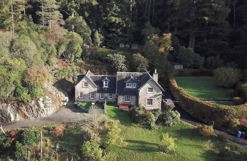 Benmore House | 3 Bed House - Mountain Views, Bbq, Firepit