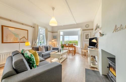 Bamburgh House | 3 Bed in Bamburgh oc-l31103
