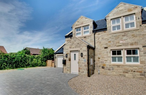 North Sunderland Cottage | 3 Bed in Seahouses (oc-551958)