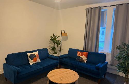 Shiremoor House | 3 Bed Stay for Families, Groups And Contractors