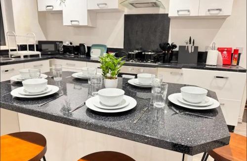 Shiremoor House | 3 Bed Stay for Families, Groups And Contractors