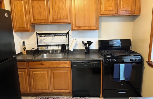 Redford House | 3-bedroom house in Detroit/Redford Township with WiFi, AC, 420 & pet friendly