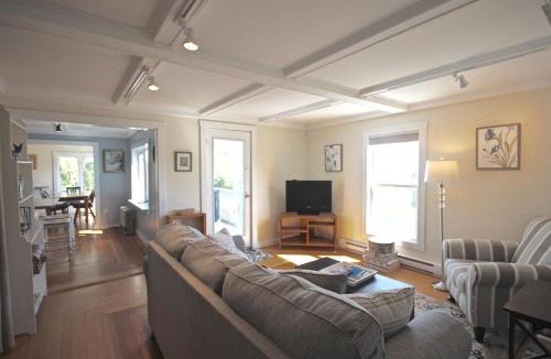 Rockland House | 3 bedroom 2 1/2 bath apartment with views of Rocklan