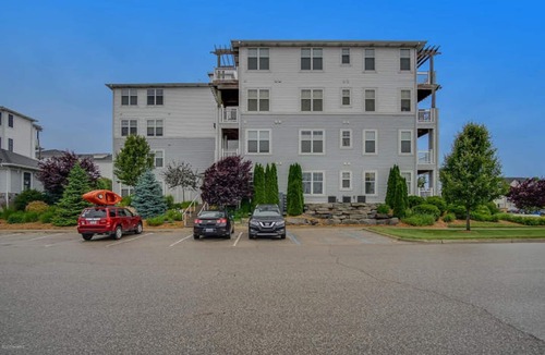Ludington Condo | 3 Bedroom, 2 Bath Condo located in desirable Downtown Ludington!
