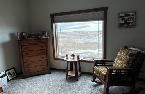 Box Elder House | 3-bedroom 2-bath house with WiFi, AC, 5-TV’S, panoramic views of the Black Hills