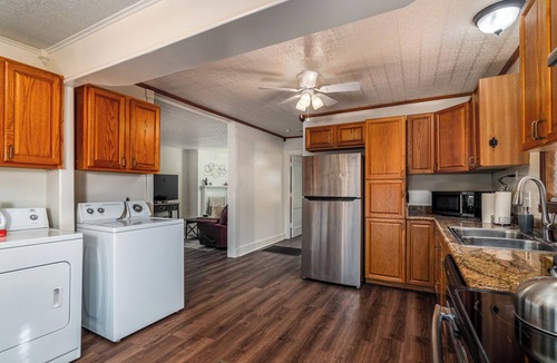 Borger House | 3-bedroom 2-bath house with WiFi and washer/dryer in Borger TX