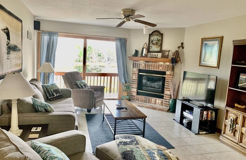 Lincoln Condo | 3 Bedroom 2 Bath Unit Overlooking Pond & Closest to Pools & Sports Club!