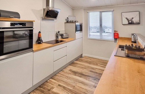 Consett Ski Chalet | 3 bedroom accommodation in Knitsley