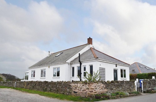 North Sunderland Cottage | 3 bedroom accommodation in Seahouses, near Alnwick