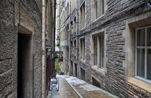 Old Town Apartment | 3 Bedroom Apartment - Historic Old Town