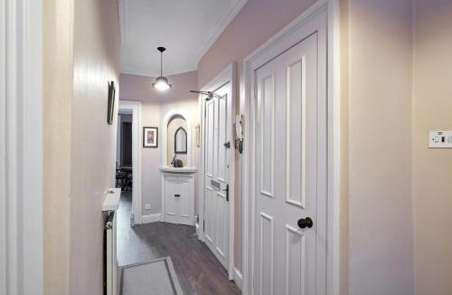 Old Town Apartment | 3 Bedroom Apartment - Historic Old Town