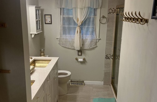 Wilmington Apartment | 3 Bedroom Apartment next to the Commuter Rail