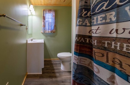 Cass Lake Cabin | 3-bedroom cabin at Cass Lake Lodge Cabin 3