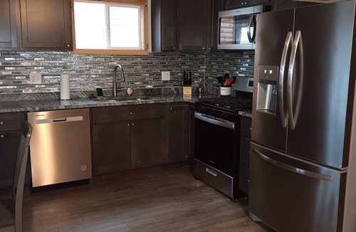Ashtabula Cabin | 3-bedroom cabin on Lake Erie, second floor balcony and great views of Lale Erie.