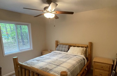Higgins Lake Cottage | 3 Bedroom Cabin