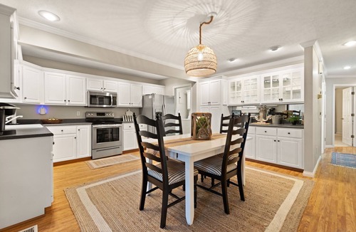 Bronston Condo | 3-bedroom condo in delightful Woodson Bend Resort, Bronston, KY on #7 Green