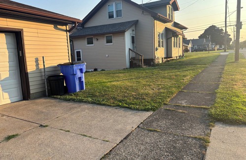 Erie House | 3-bedroom full house with large outdoor space for entertainment!