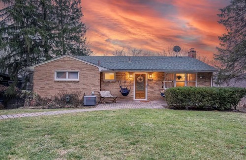White Oak House | 3-bedroom Fun Bungalow in White Oak