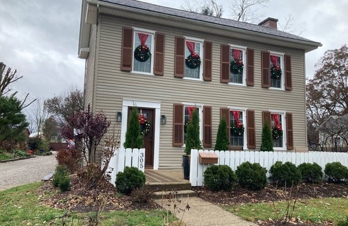 Bremen House | 3-bedroom historic house in adorable Bremen with cool AC for relaxing stays.