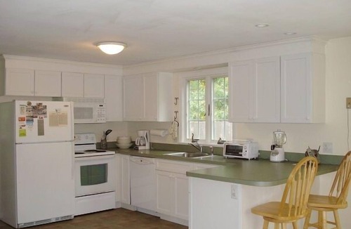 Wellfleet House | 3 Bedroom Home .5 mile to Long Pond (1606)