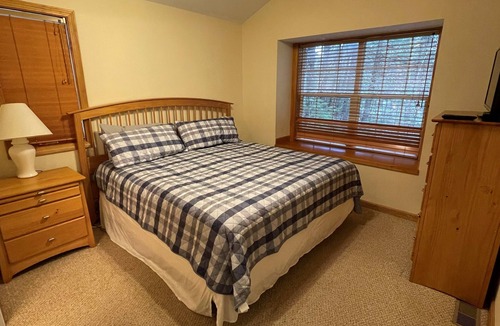 South Casco House | 3 Bedroom home in Point Sebago resort