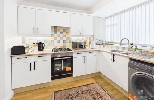 Whickham House | 3 Bedroom Home with Private Garden in Newcastle