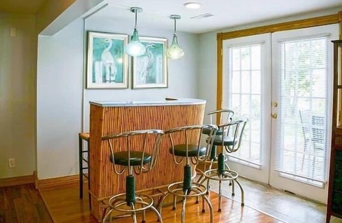 Lakeview House | 3 Bedroom house DISCOUNT 795 weekly for fall!!!