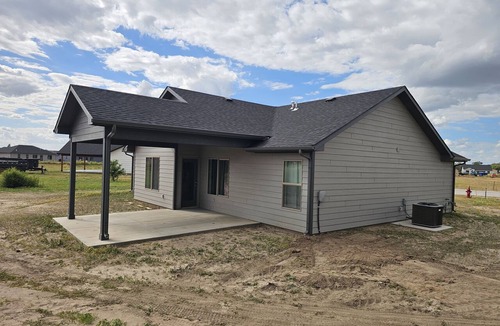 Dodge City House | 3-bedroom house in enchanting Dodge City with AC for comfort