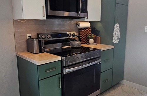 Rapid City House | 3-bedroom house in gorgeous Rapid City with AC, fast Wi-fi, fenced yard King bed