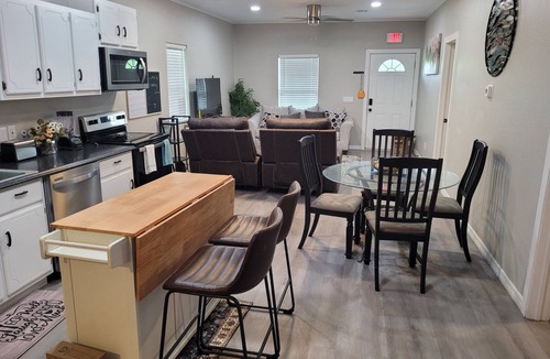 Tulsa House | 3-bedroom house near Downtown Tulsa with a fence in playground