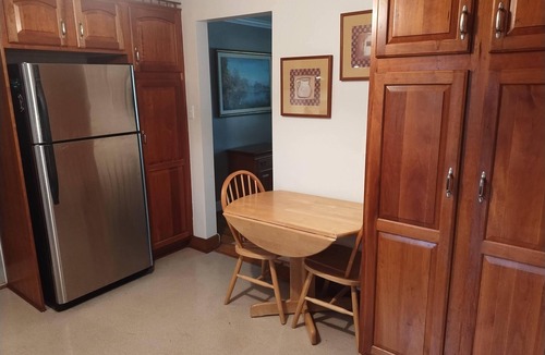 St. Clair Shores House | 3 Bedroom House Getaway, near Downtown Detroit & Lake St Clair