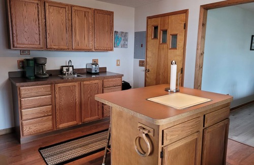 Moorestown House | 3 bedroom Lakefront living at its best! - Houghton Lake
