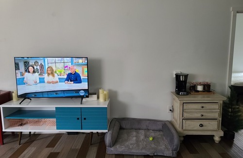 Near Eastside House | 3-bedroom pet friendly bungalow near downtown indy