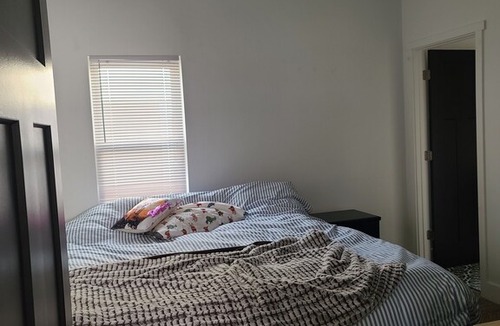 Near Eastside House | 3-bedroom pet friendly bungalow near downtown indy