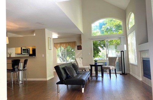 Stonegate House | 3-bedroom townhome in enchanting Parker - minimum 6m lease