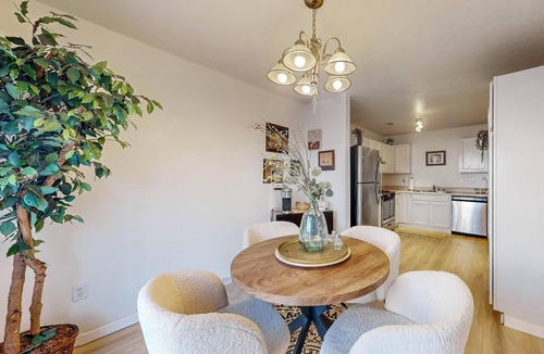 Westside House | 3-Bedroom Townhome Centrally Located off I-40