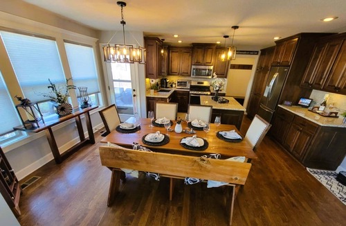 Peculiar House | 3 Bedroom with Oasis Patio, under 30 minutes to World Cup