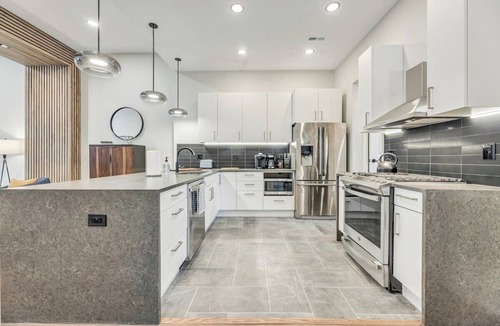 Walnut Hills Condo | 3 Bedrooms with 2 full baths condo