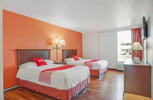 Muskegon Heights Hotel | 3 Budget-Friendly Muskegon Rooms – Close to Beaches and Parks